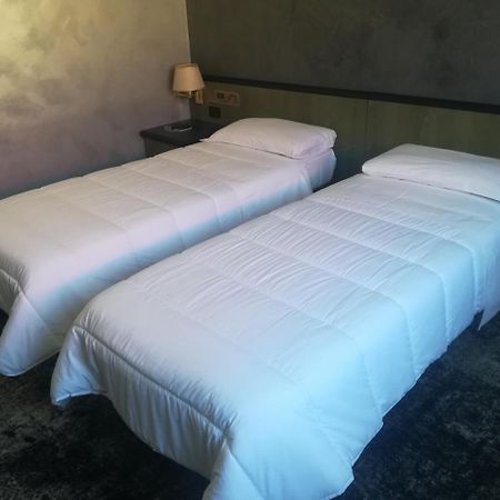 Hotel Gardenia Cermenate エクステリア 写真