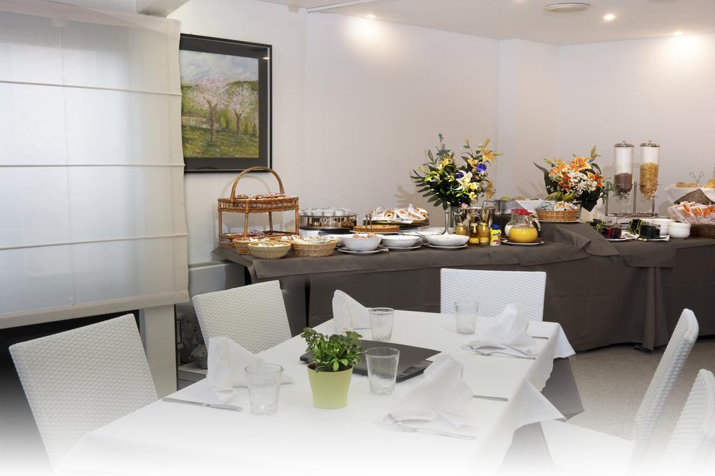 Hotel Gardenia Cermenate エクステリア 写真