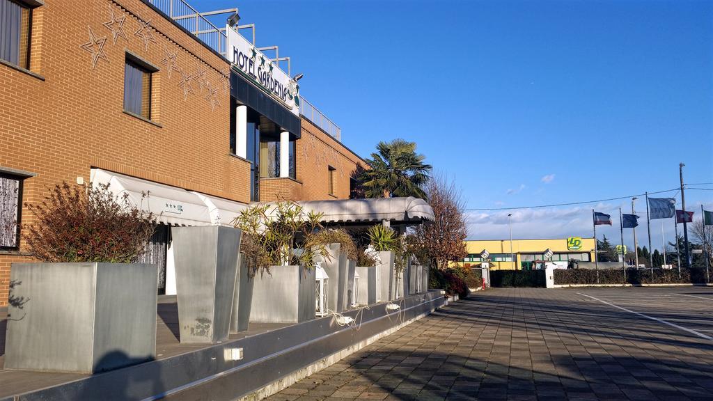 Hotel Gardenia Cermenate エクステリア 写真