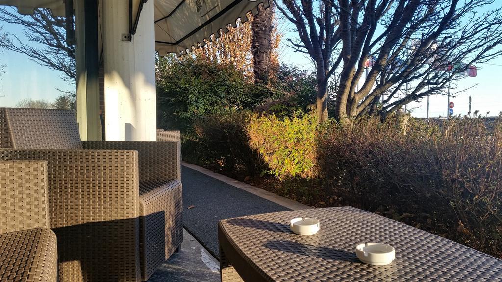 Hotel Gardenia Cermenate エクステリア 写真