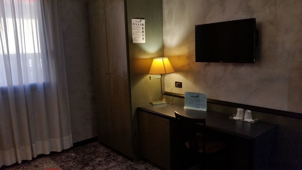 Hotel Gardenia Cermenate エクステリア 写真